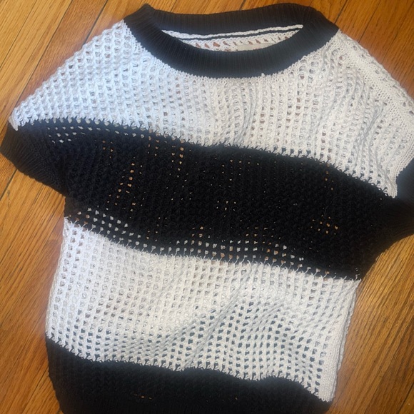 Ann Taylor LOFT knitted short sleeve - Picture 3 of 3
